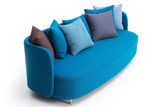 Chine Le petit divan confortable pour la chambre à coucher, minimum de jambes en métal autoguident le sofa de meubles fournisseur