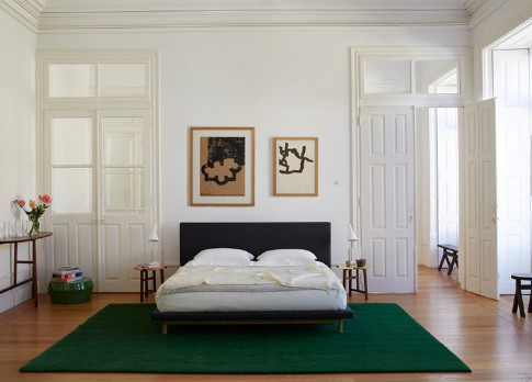 Chine Lit moderne de cadre tapissé par tissu, lit de taille de double d'utilisation de chambre à coucher en bois de chêne fournisseur