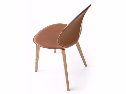 Chine Chaise en cuir bronzage tapissée faite sur commande, chaise de Basil W de studio de MrSmith fournisseur