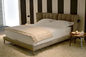 Bas lit de Patricia Urquiola de cosse de Tableau simple avec le GV à haute densité de mousse fournisseur