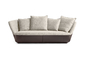 Base tapissée moderne en bois solide de sofa de monticule d'Isanka Walter pour le salon fournisseur