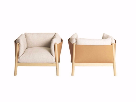 Chine Sofa tapissé moderne de pièce de salon pour le GV de jambes en bois de tissu de loisirs fournisseur
